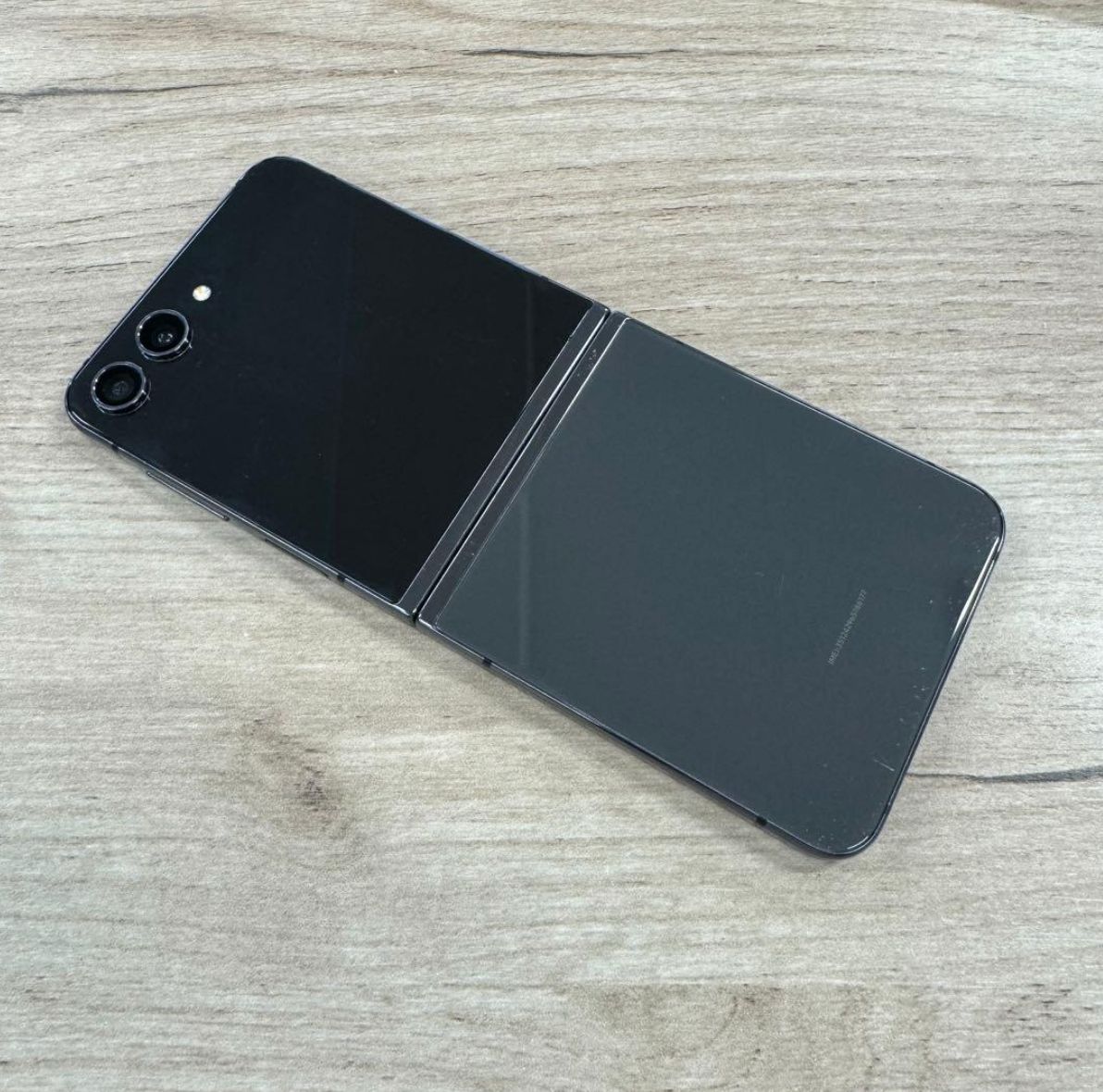 良品】Android Galaxy Flip 5｜256gb｜SIMフリー - メルカリ