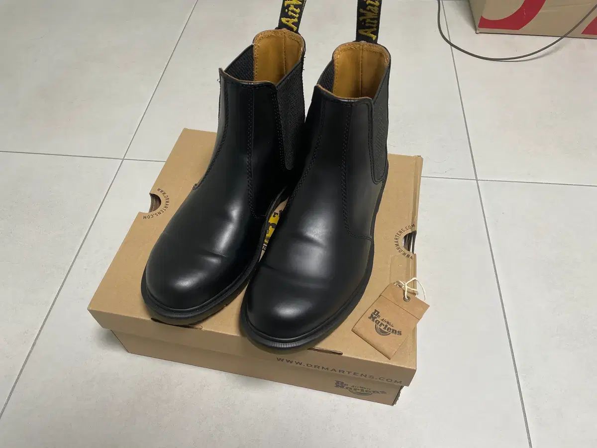 270 DR MARTENS ドクターマーチン 2976 チェルシー ブラック スムース