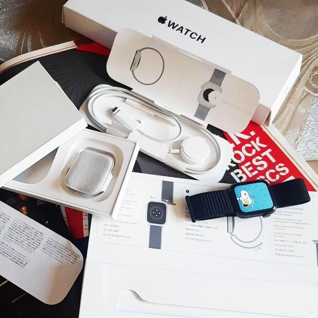 KWK 01□ □ 箱1式付 SE 40 mm Apple Watch アップルウォッ
