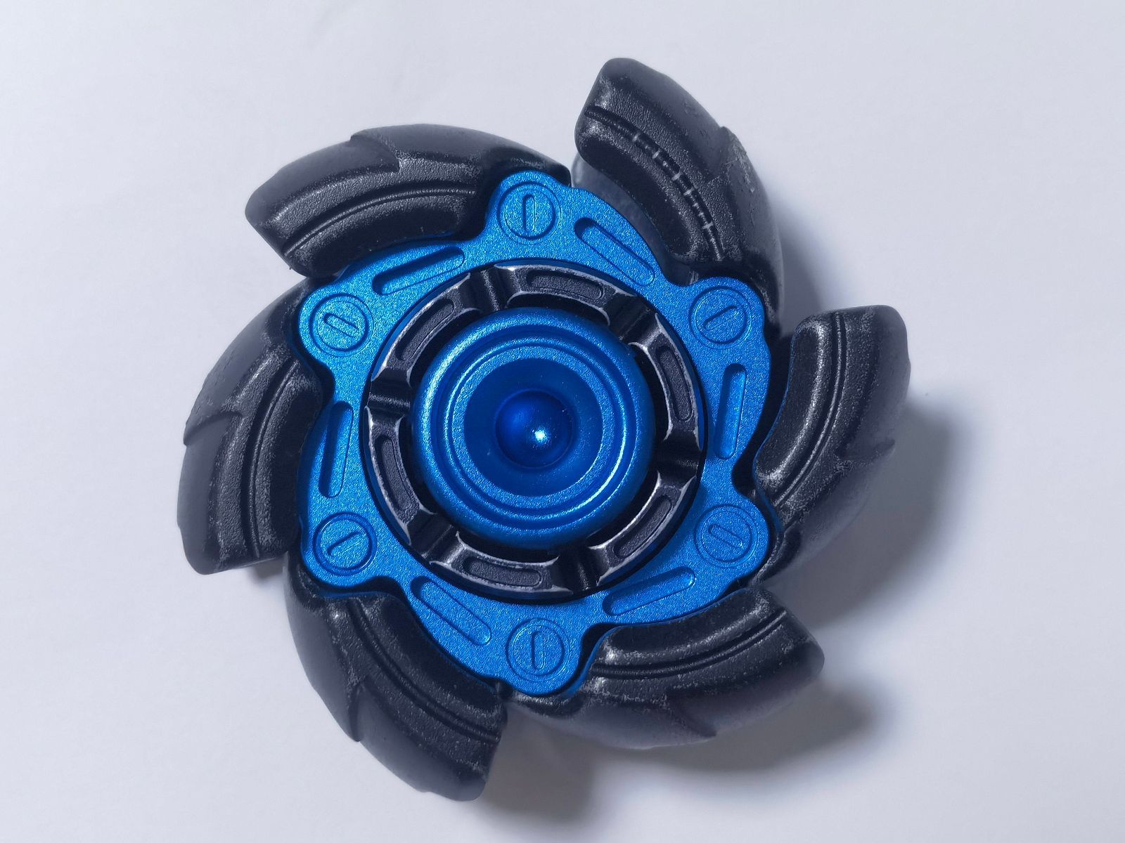 正規品」GoBiggeR Pillbug オープンアーマー ハンドスピナー 回転 金属