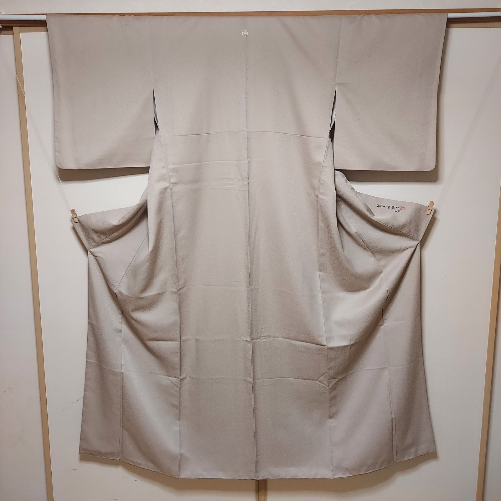 ポリエス in.style◆ ◆色無地着物◆袷◆広衿◆一つ紋◆熊谷好博子◆さんび◆洗える着物◆地紋有◆裄64.5 cm◆丈164 cm