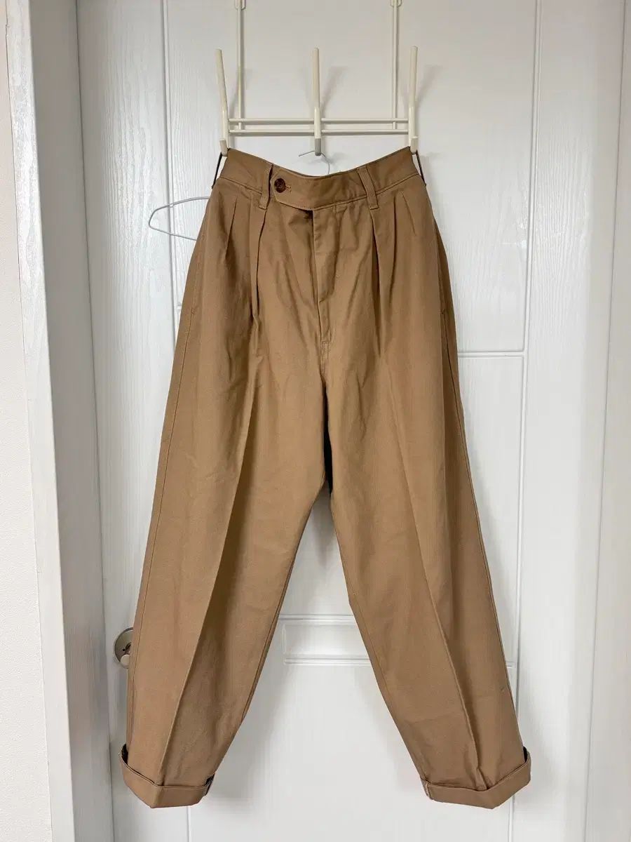 ユニクロ U ツータック チノ 82 cm