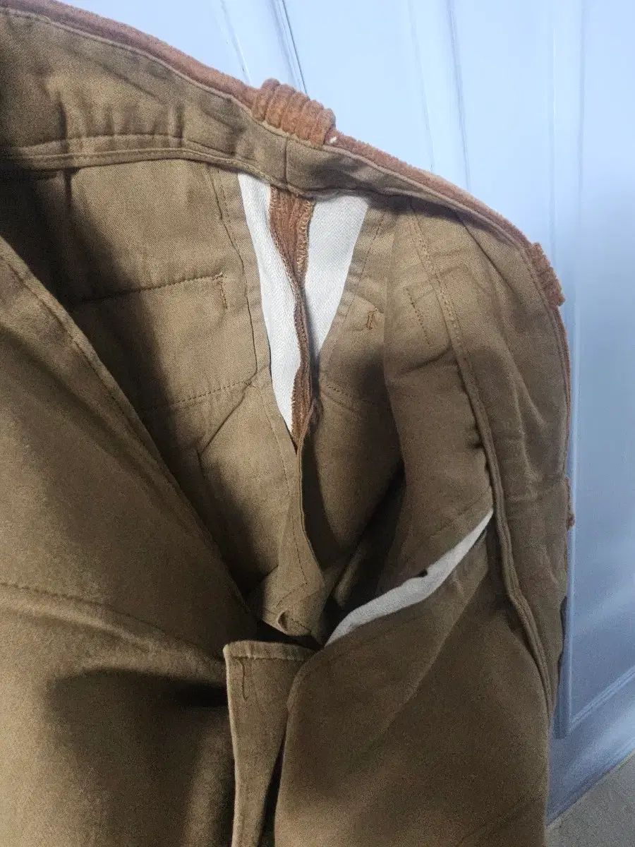 ブラウン コーデュロイ