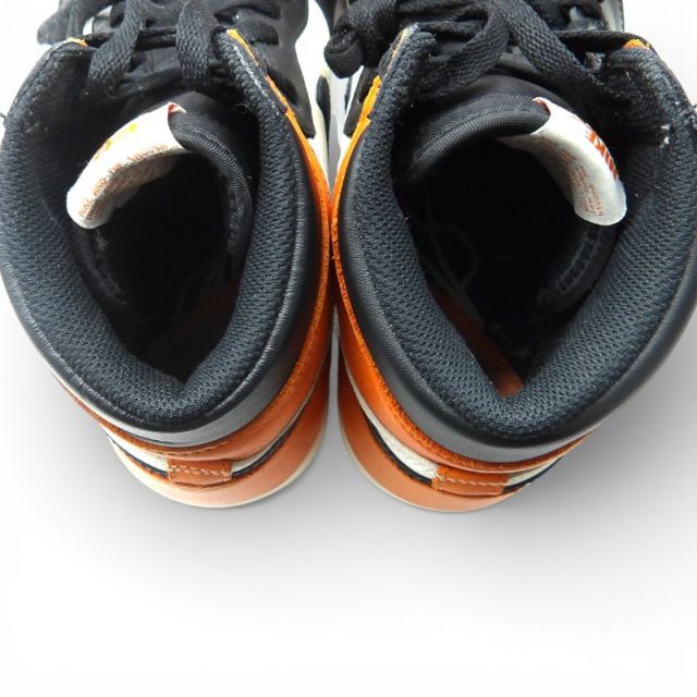 オージー スニーカー