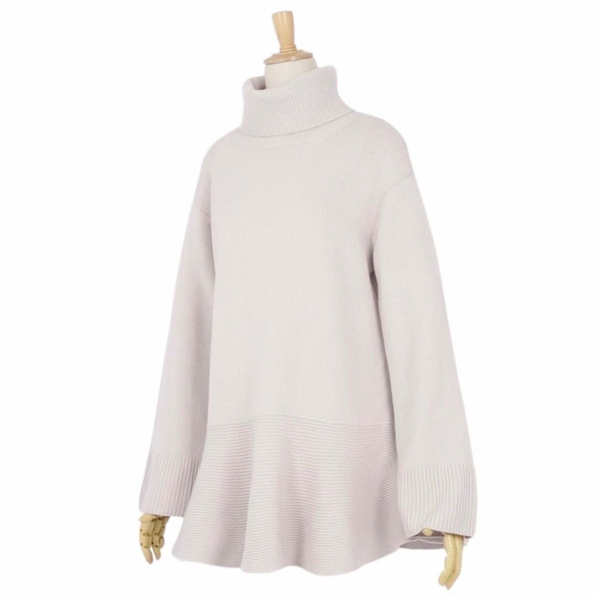 【美品】カシミヤ混　フォクシー　ペプラムフレアニット　現行品 ウール　38 美品 FOXEY フォクシー ニットトップ ペプラムフレア ウール カシミヤ