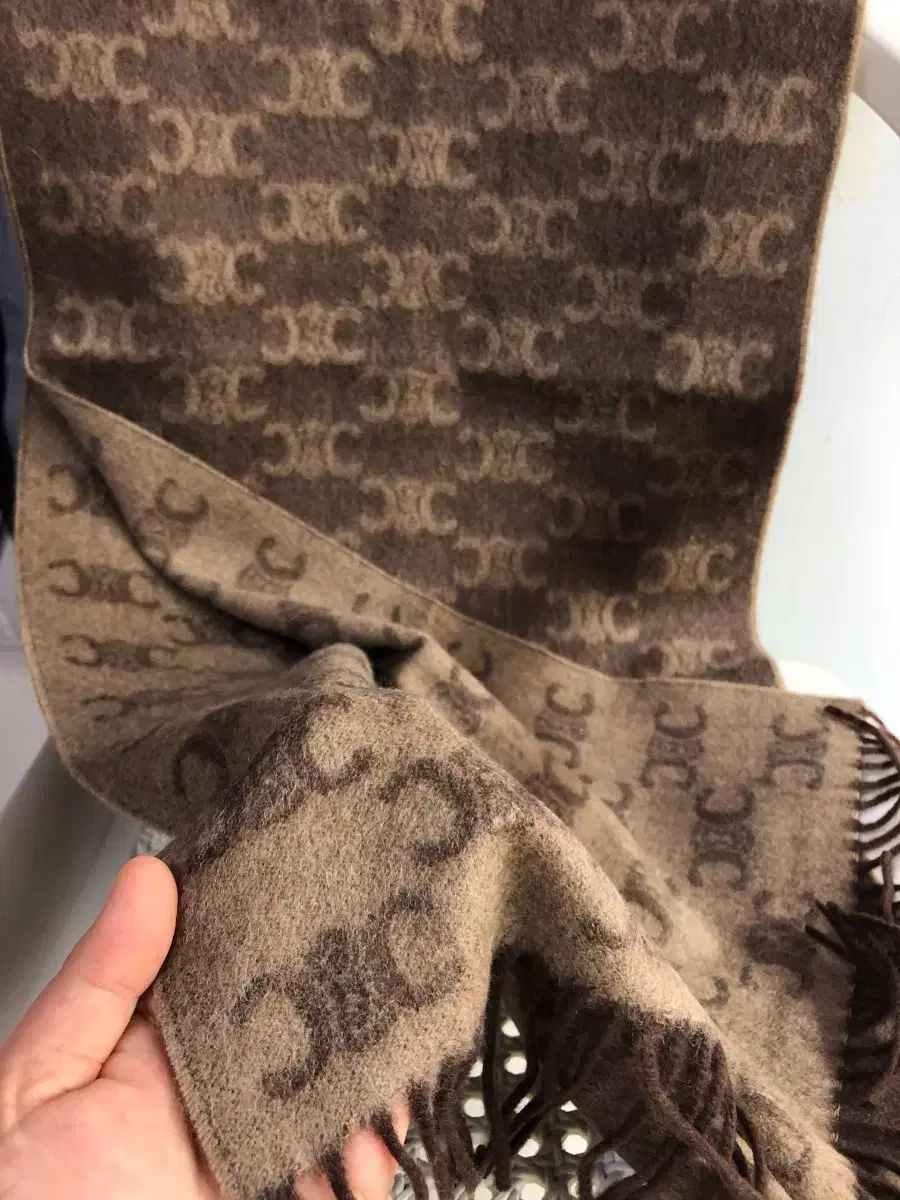 セリーヌ トリオンフ ブラウン マフラー