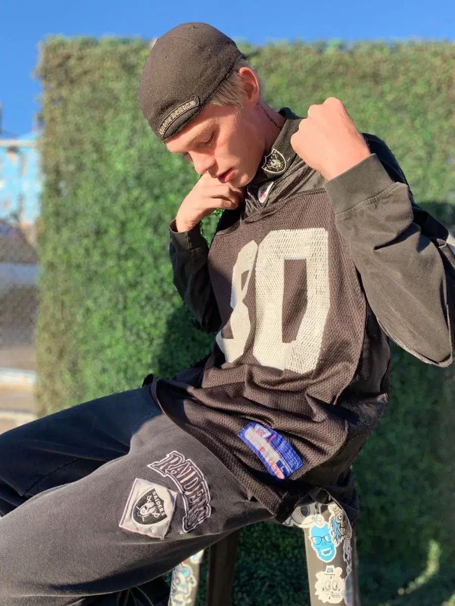 NFL Raiders モックネックTシャツ