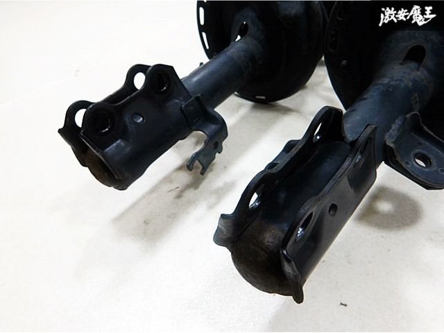 ナ*ヌ様 D*m様 ZVW41プリウスα 純正 サスペンション ショックアブソー ナ*ヌ様 D*m様 ZVW41プリウスα 純正 サスペンション ショックアブソー