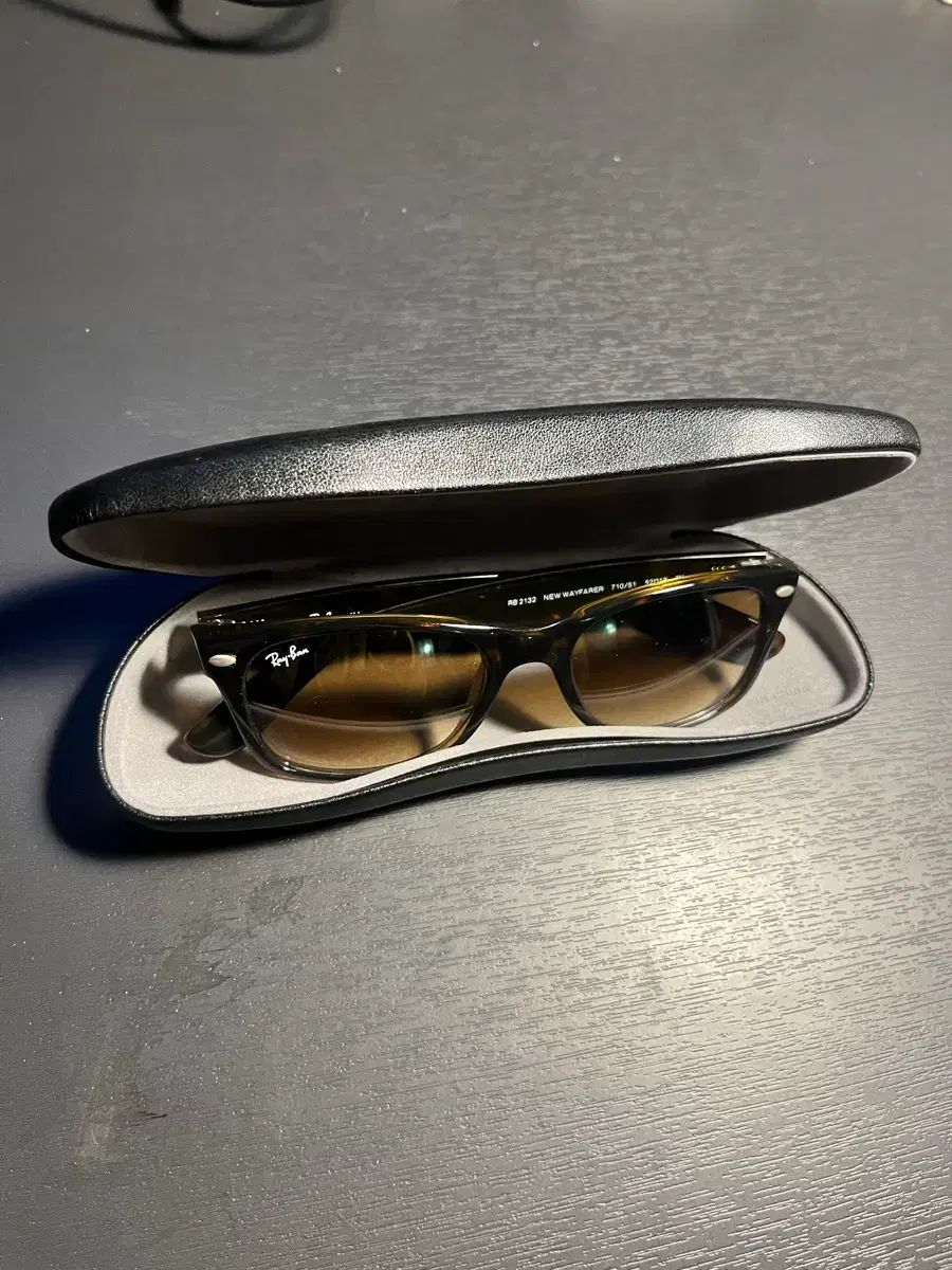 レイバン RB 2132 ニューウェイフェラー サングラス