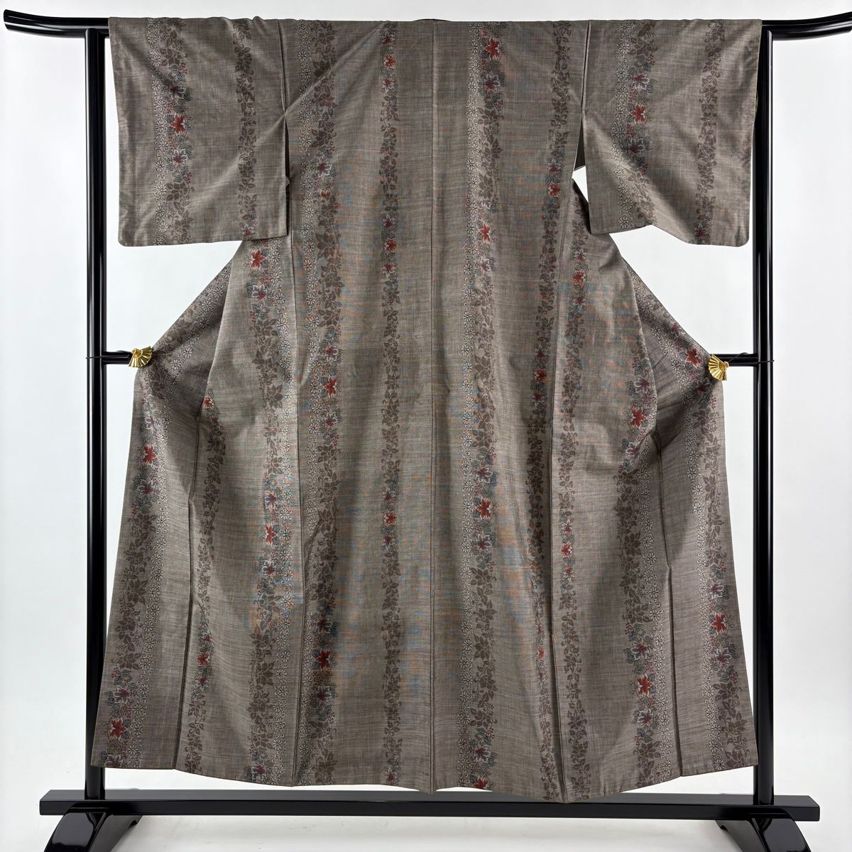 紬 身丈154.5 cm 裄丈63.5 S 袷 草花 焦茶色 正絹 秀品