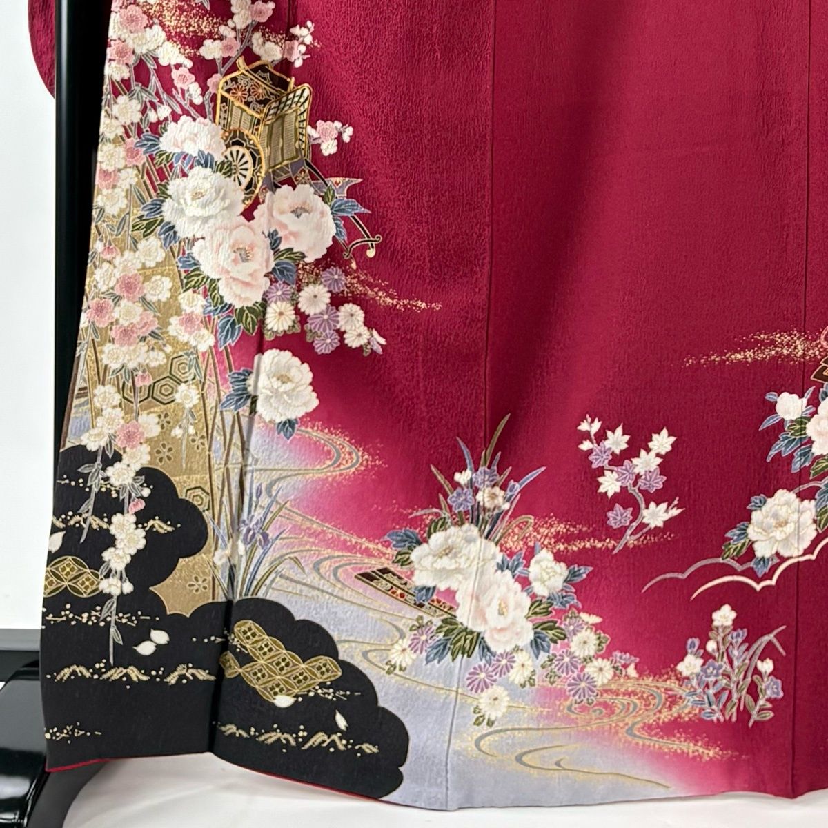 振袖 身丈167 cm 裄丈69.5 L 袷 御所車 草花 金糸 金彩 赤紫 正絹 秀品 秋冬対応 振袖 