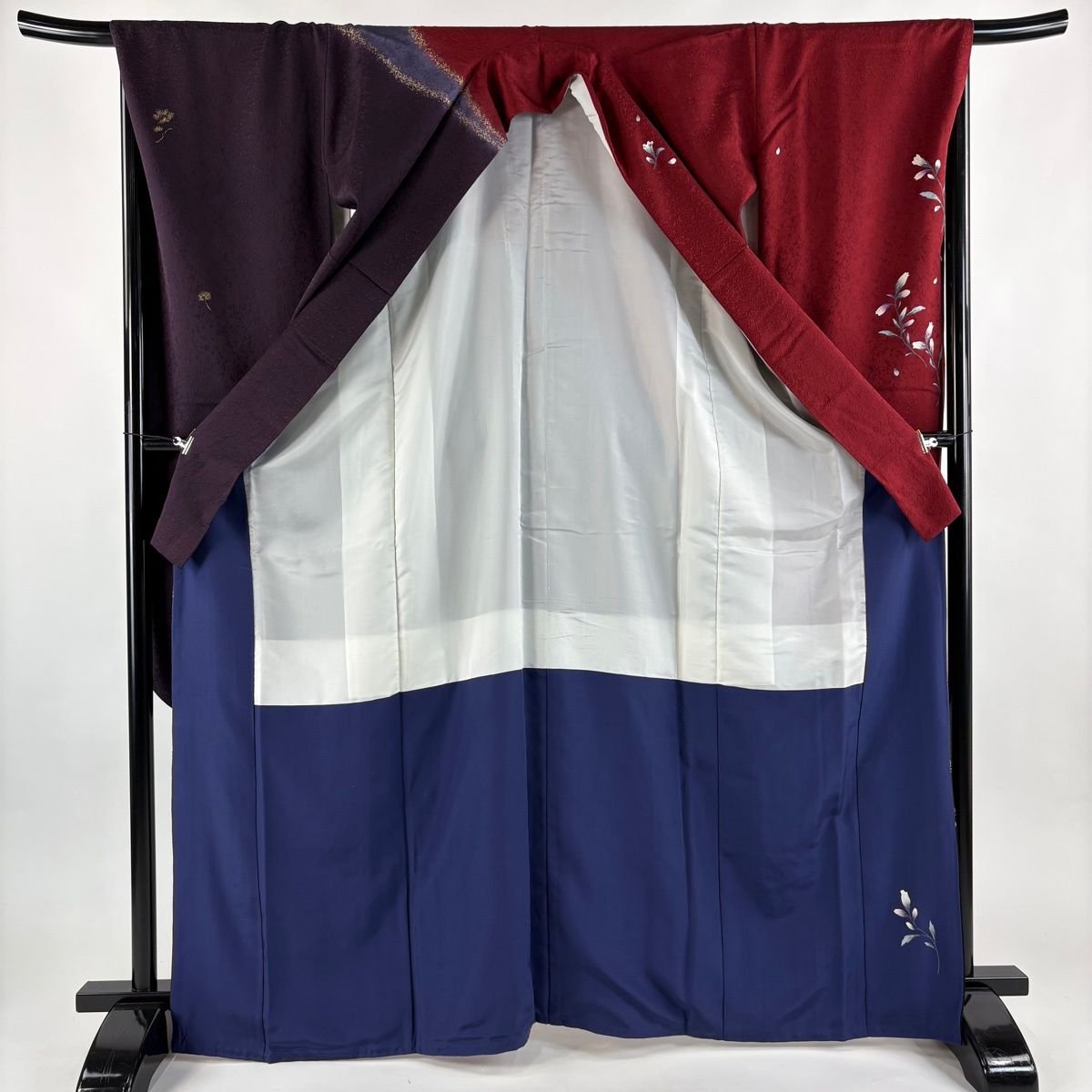  振袖 身丈166.5 cm 裄丈67.5 L 袷 やまと 草花 ラメ彩 金彩 えんじ色 正絹 秀品 振袖 着物