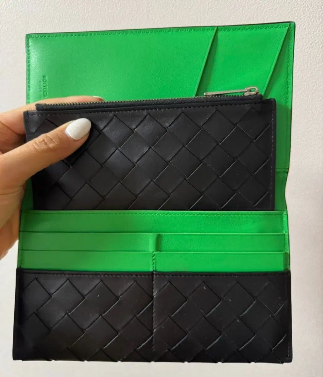ボッテガ ヴェネタ ツートン 長財布 パスポート
