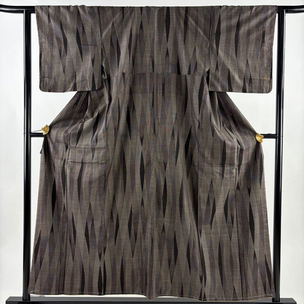 紬 身丈157 cm 裄丈61.5 S 袷 幾何学模様 焦茶色 正絹 秀品