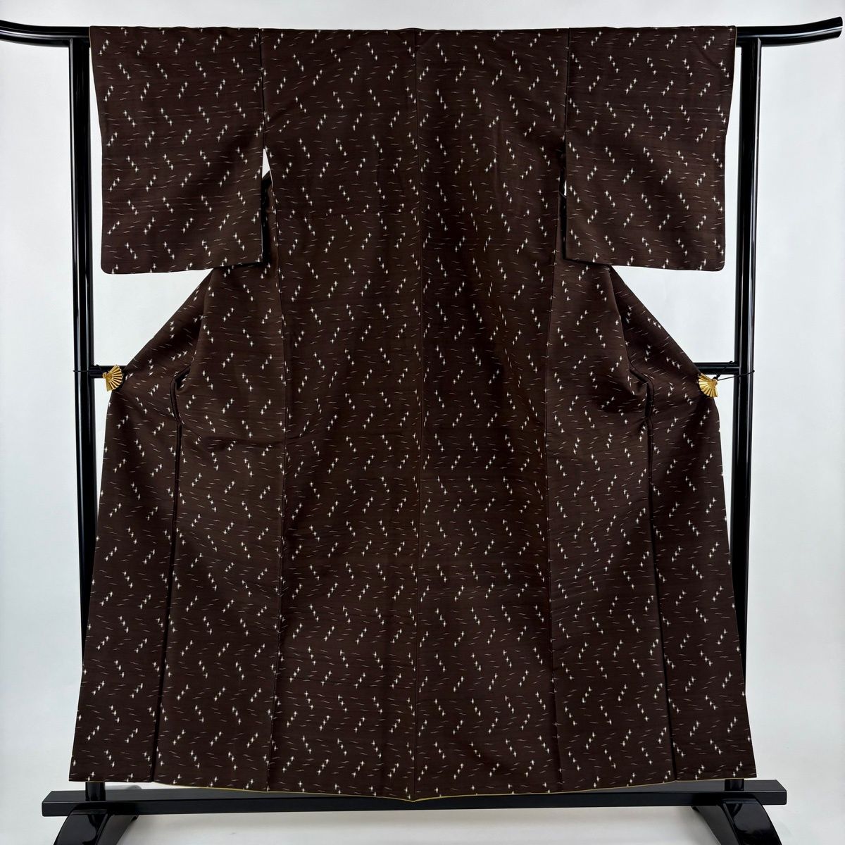 紬 身丈156 5 cm 裄丈62 S 袷 琉球かすり 証紙 十字絣 絣柄 焦茶色 正絹