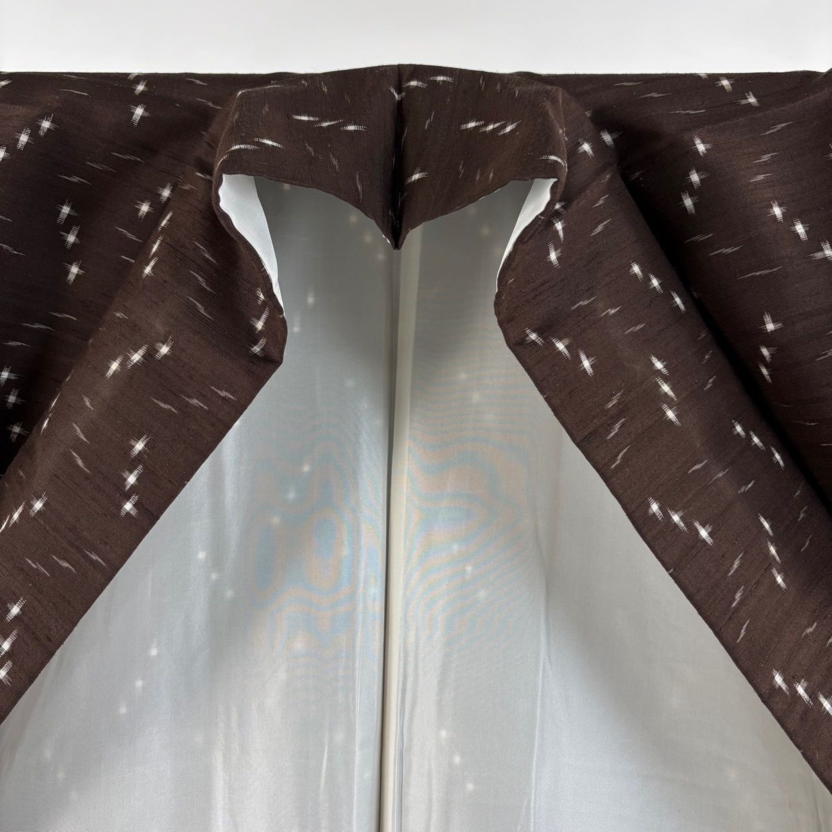  紬 身丈156 5 cm 裄丈62 S 袷 琉球かすり 証紙 十字絣 絣柄 焦茶色 正絹 紬 着物