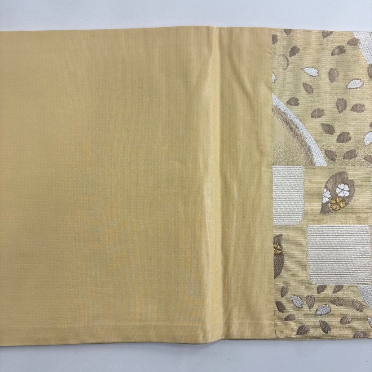  袋帯 名品 花びら 桜 刺繍 金糸 薄黄土色 六通 正絹 袋帯 帯