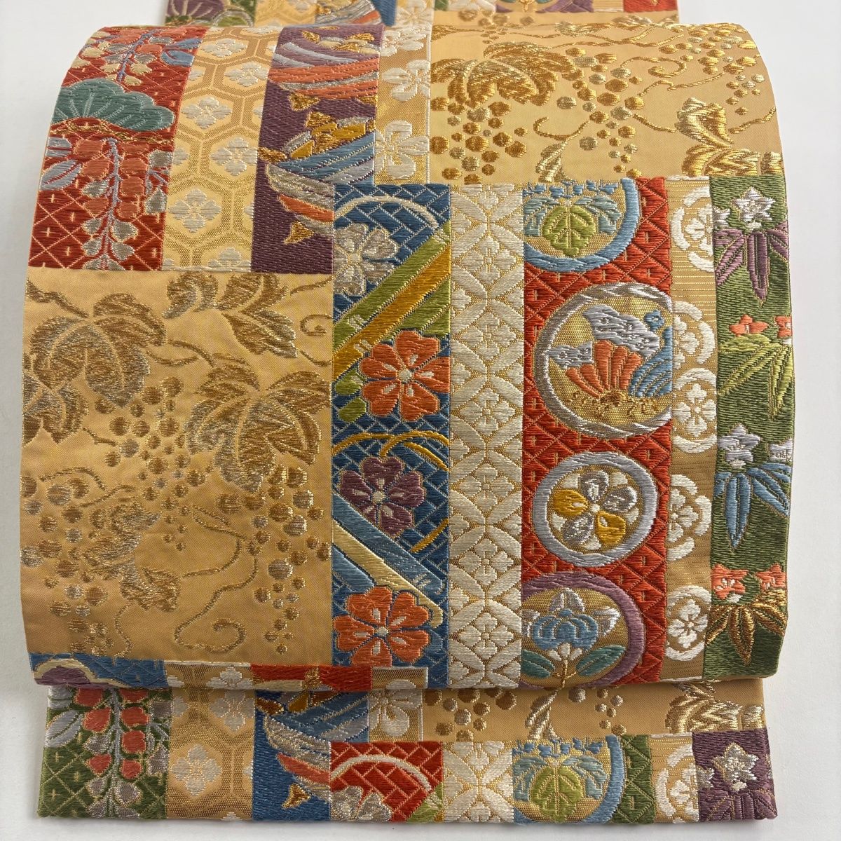 袋帯 名品 葡萄 糸巻き 刺繍 金銀糸 山吹茶色 六通 正絹