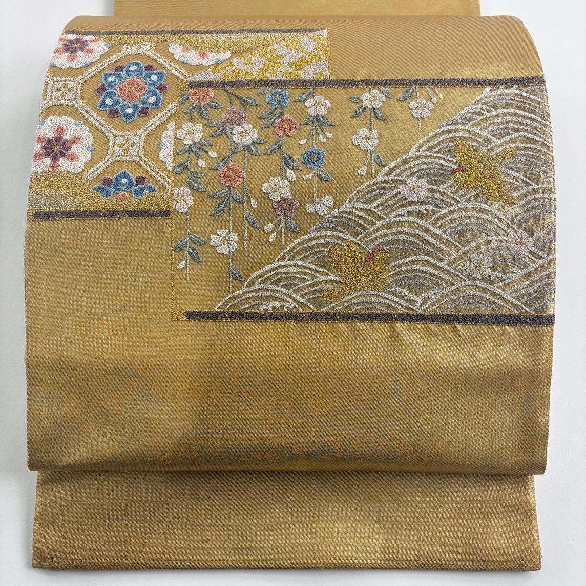刺繍 袋帯 新品未使用品 金糸 正絹 お太鼓柄 Q706 美品】 袋帯 名品 関西仕立て 枝垂れ桜 波 相良刺繍 金糸 金色 お太鼓