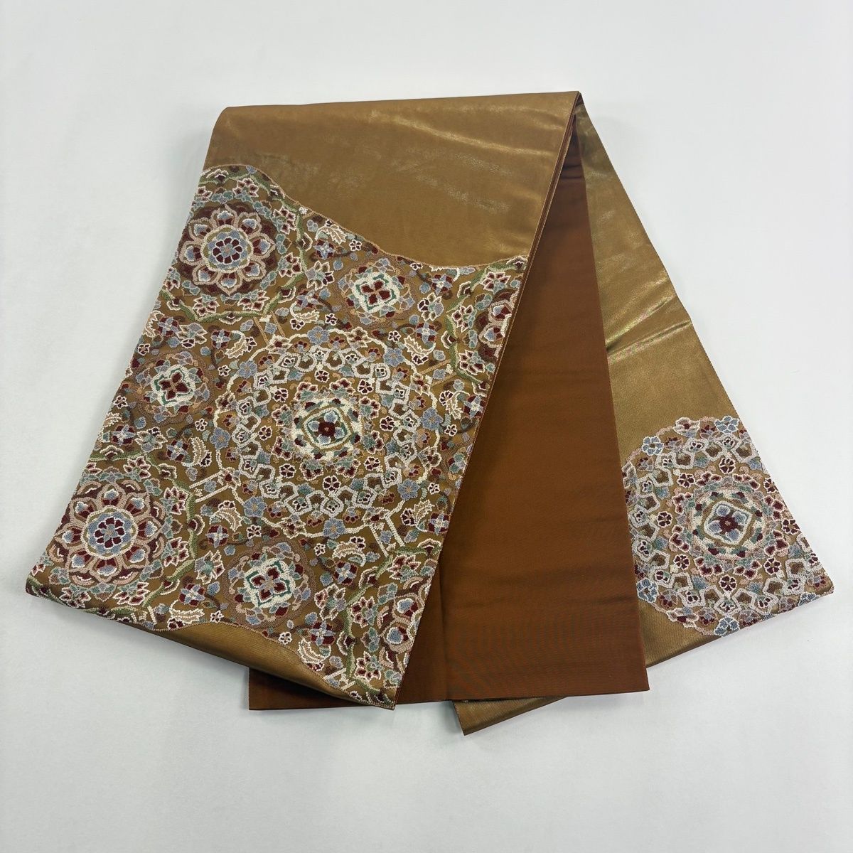 袋帯 名品 華文 草花 相良刺繍 箔 金茶 お太鼓柄 正絹 口コミ多数 袋帯 