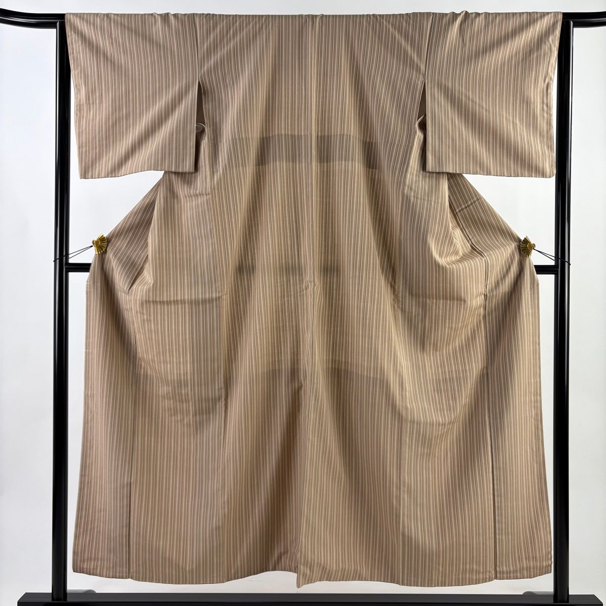 紬 身丈154 cm 裄丈64.5 M 袷 縦縞 薄茶色 正絹 名品