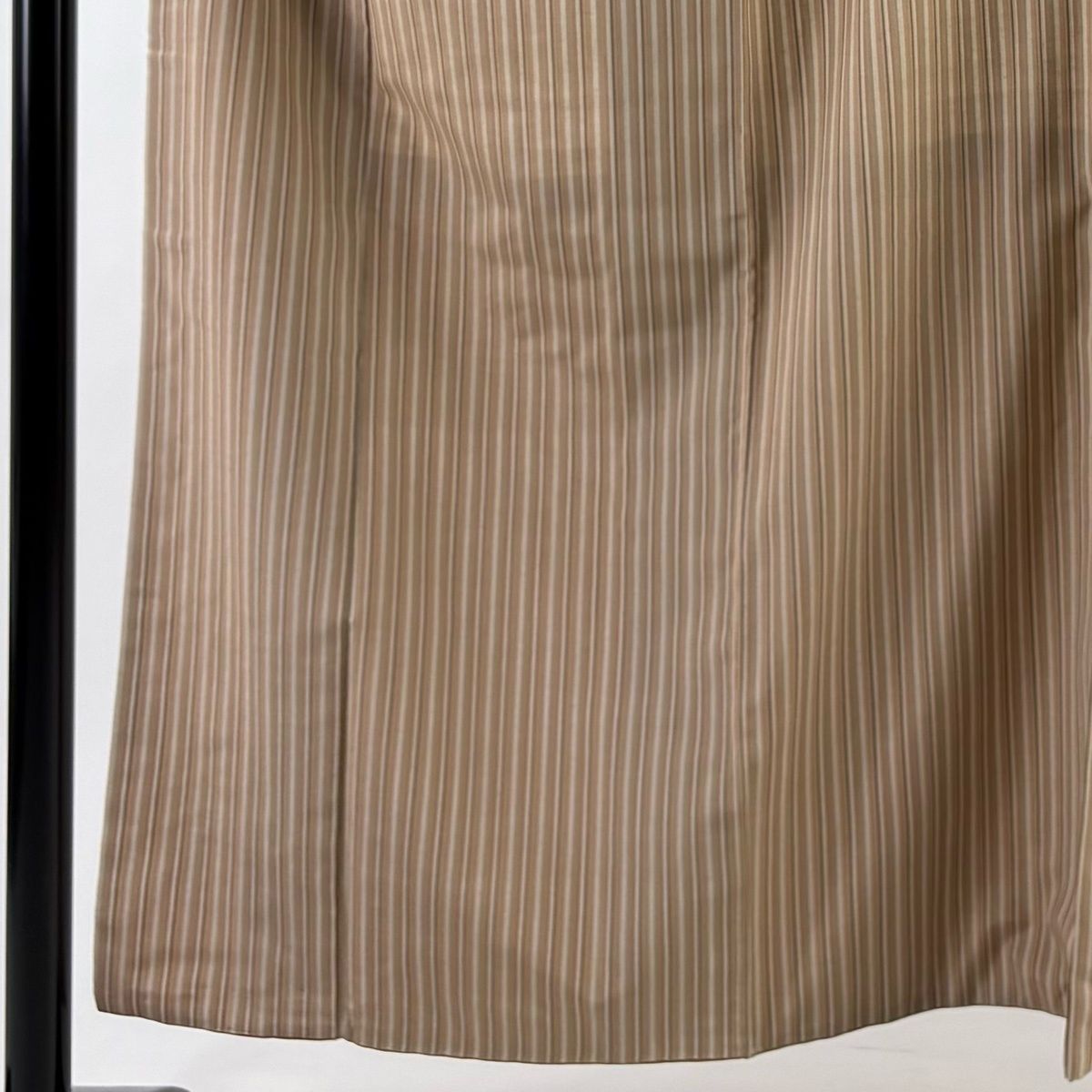 紬 身丈154 cm 裄丈64.5 M 袷 縦縞 薄茶色 正絹 名品