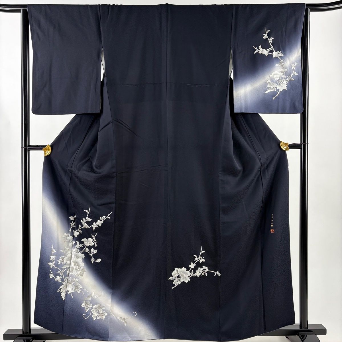 付下げ 身丈160 cm 裄丈65 M 袷 中村弘三郎 やまと 落款 草花 葡萄 ラメ 銀彩 濃紺 正絹 名品