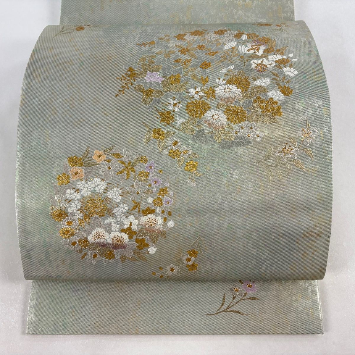 美品】 袋帯 逸品 和田光正 落款 草花 桜 金銀彩 箔 薄緑 お太鼓柄