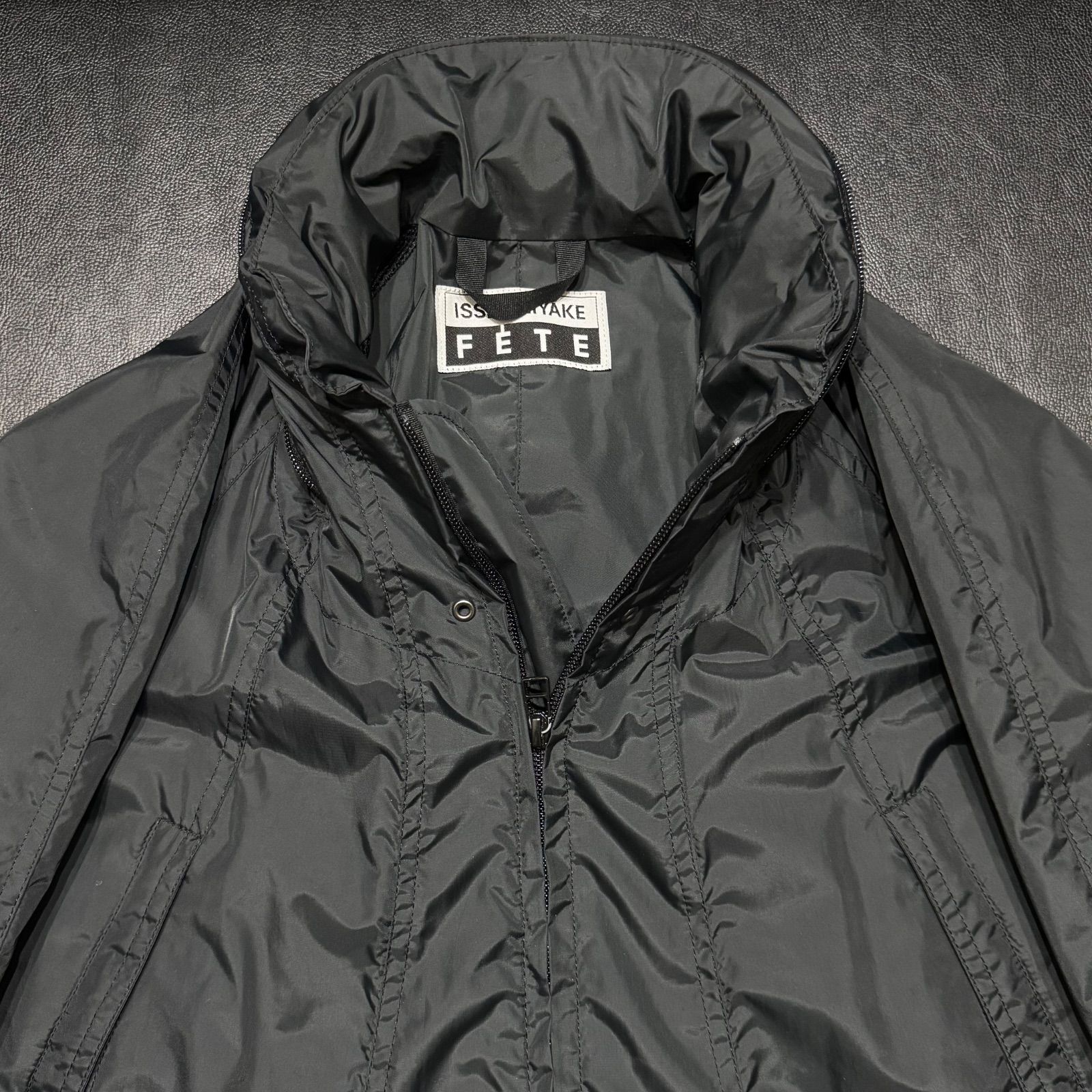 ISSEY MIYAKE FETE　イッセイミヤケ　プリーツジャケット　ジップ ISSEY MIYAKE FETE（イッセイミヤケフェット） 古着通販