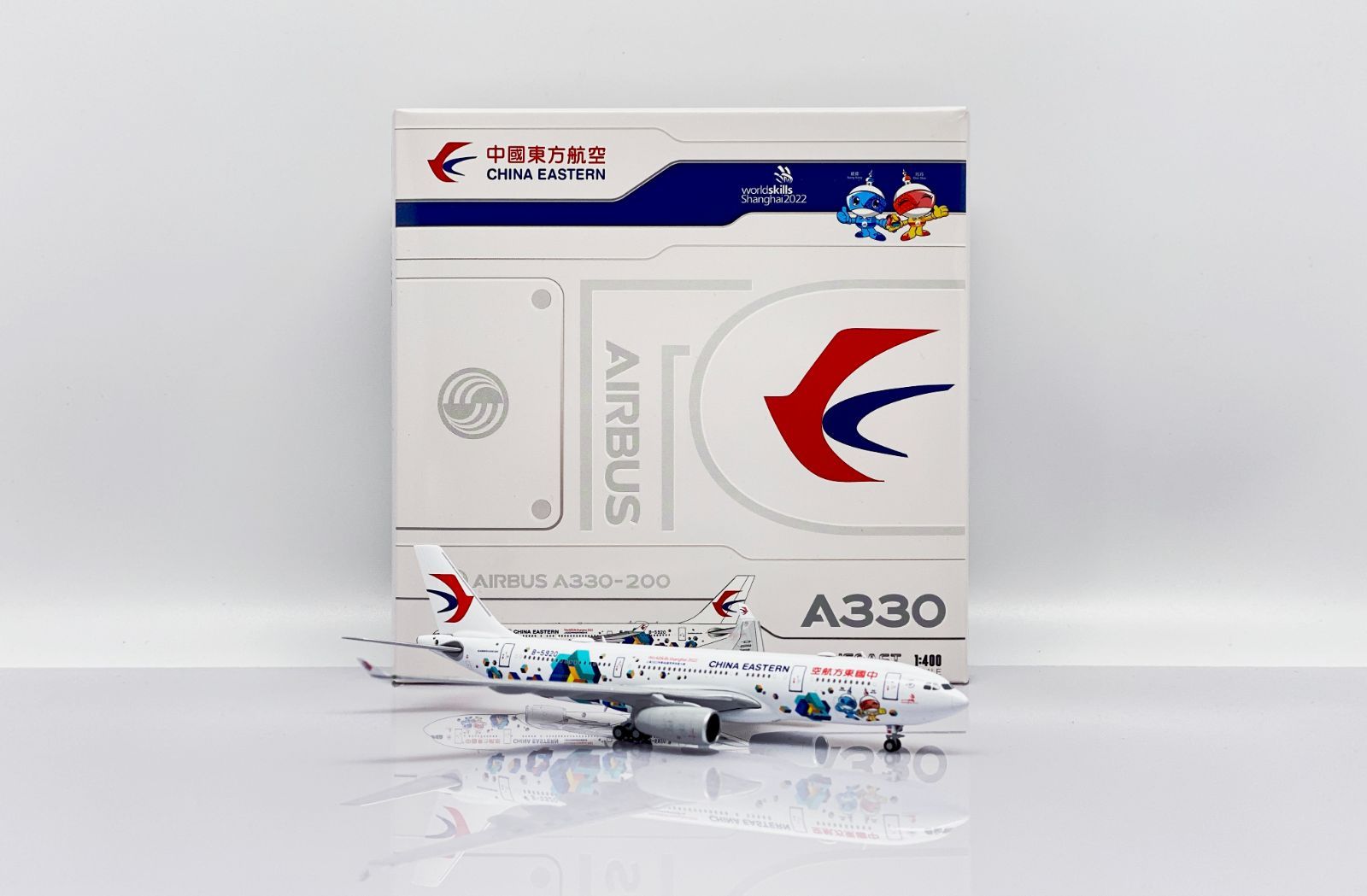 中国東方航空 A330-200 B-5920 1/200 中国東方航空 A330-200 B-5920 1/200