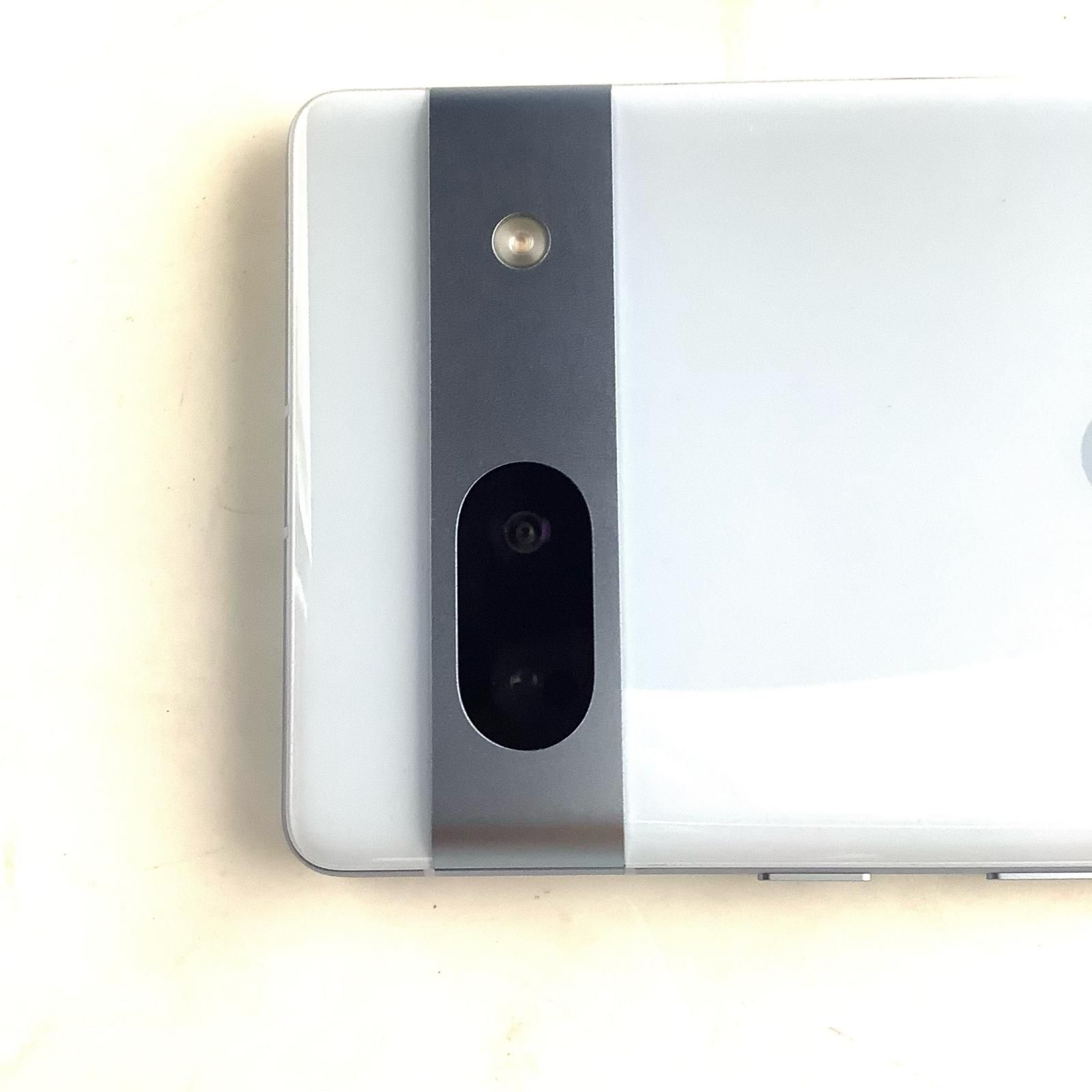 Google Pixel 7a 128GB Snow au G82U 美品 動作確認済【全額返金保証