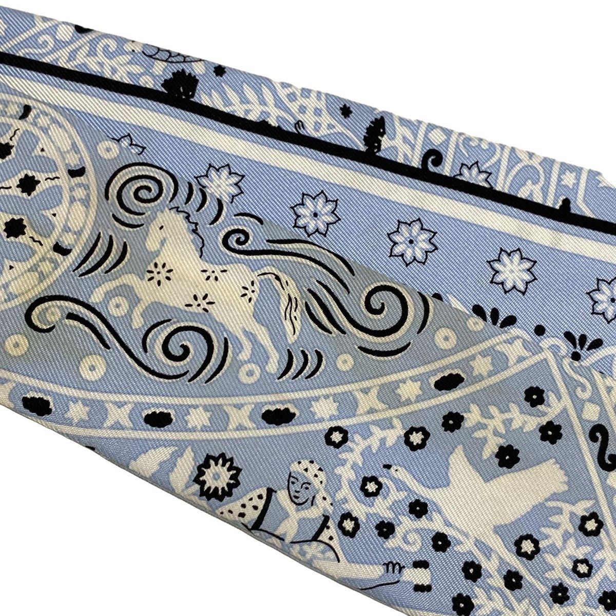 HERMES エルメス スカーフ ツイリー ライトブルー×黒×白 リボンスカーフ|花柄|鳥|馬|魚