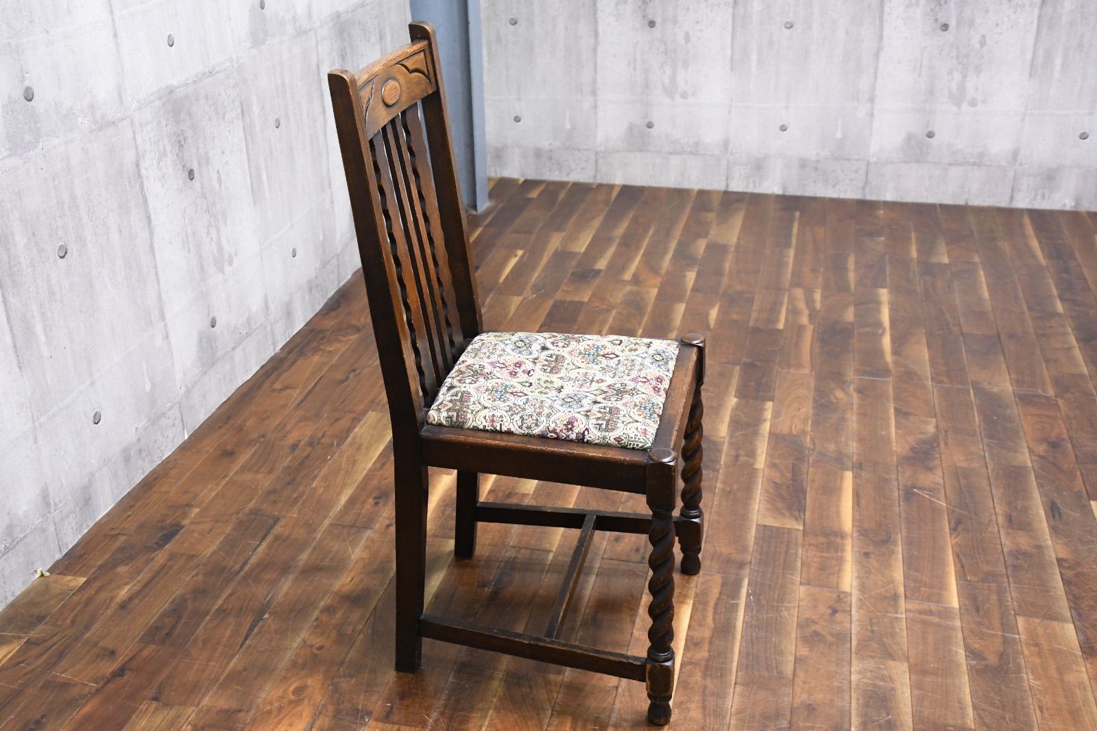 EKC103 イギリスアンティーク ツイストレッグ サイドチェア オーク無垢