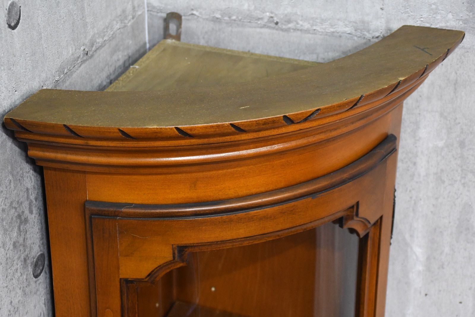 【美品】イタリア製 象嵌細工 コーナー キャビネット ELC34 イタリア製 象嵌細工 コーナーキャビネット 鍵付き コーナー