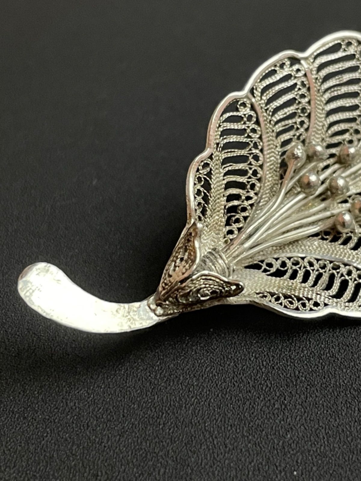 名作✨美品✨  ブローチ リーフモチーフ シルバー925 ヴィンテージ 銀細工（フィリグリー）リーフモチーフ ブローチ - メルカリ