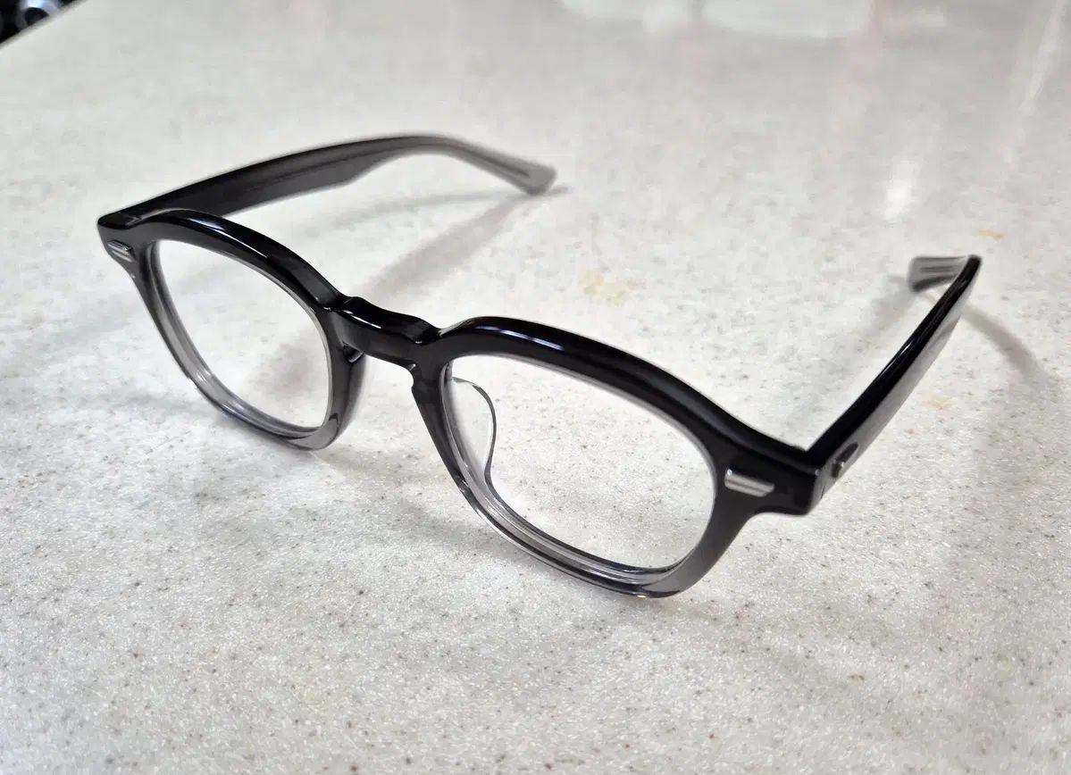 Specs Montana | SMO 15-3 フェイド ブラック COLOR メガネ 46