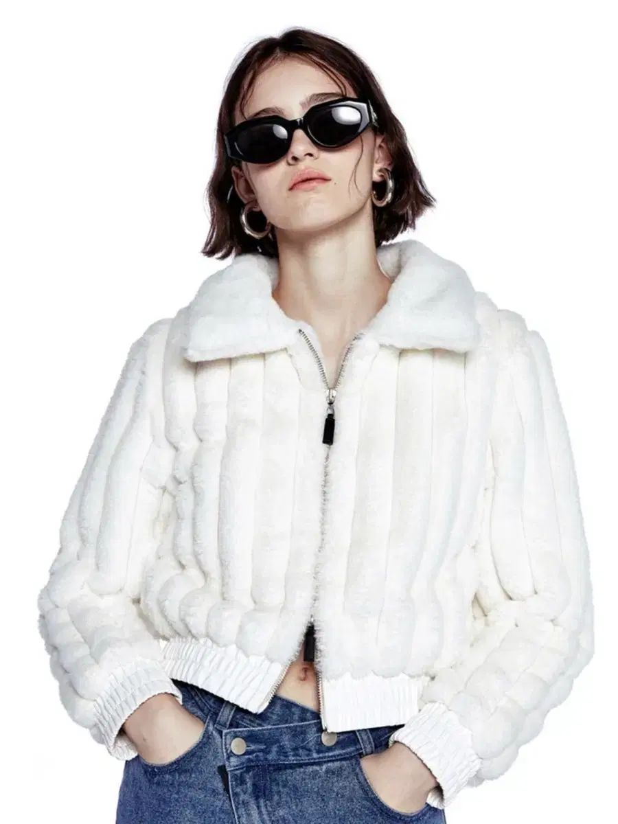 OiOi O!Oi LINE ファージャケット アイボリー ロゼ 着用