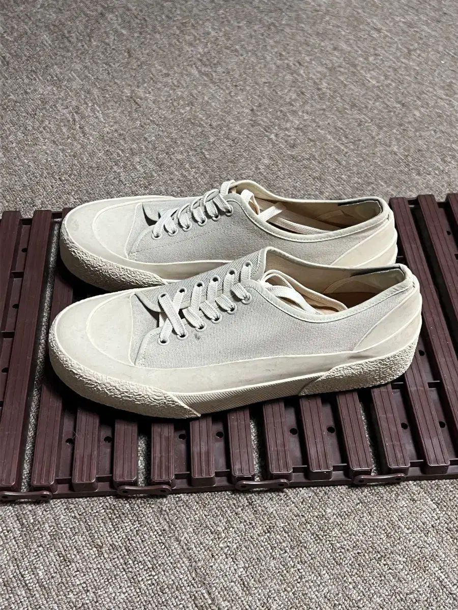 スタジオ ニコルソン スニーカー 42