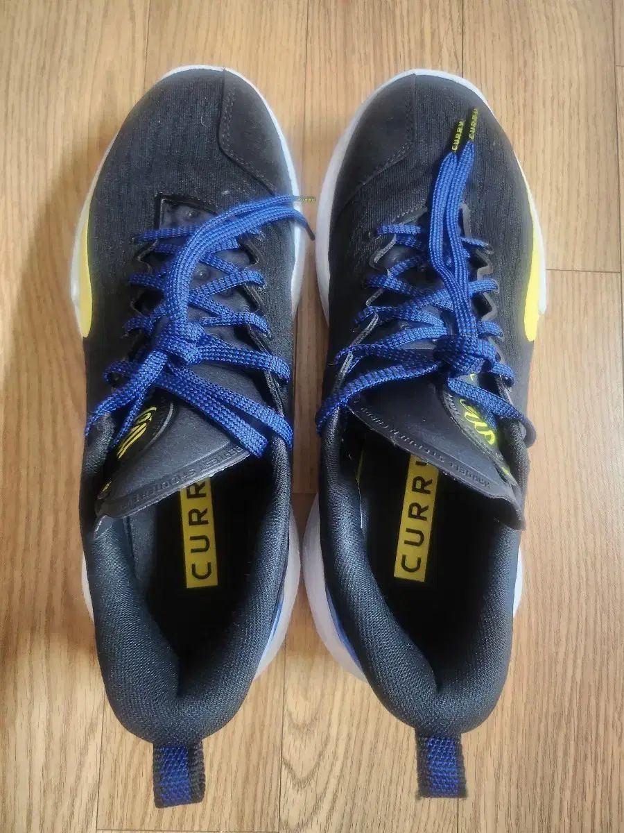 UNDER ARMOUR アンダーアーマー カリー バスケシューズ ブラック|ブルー