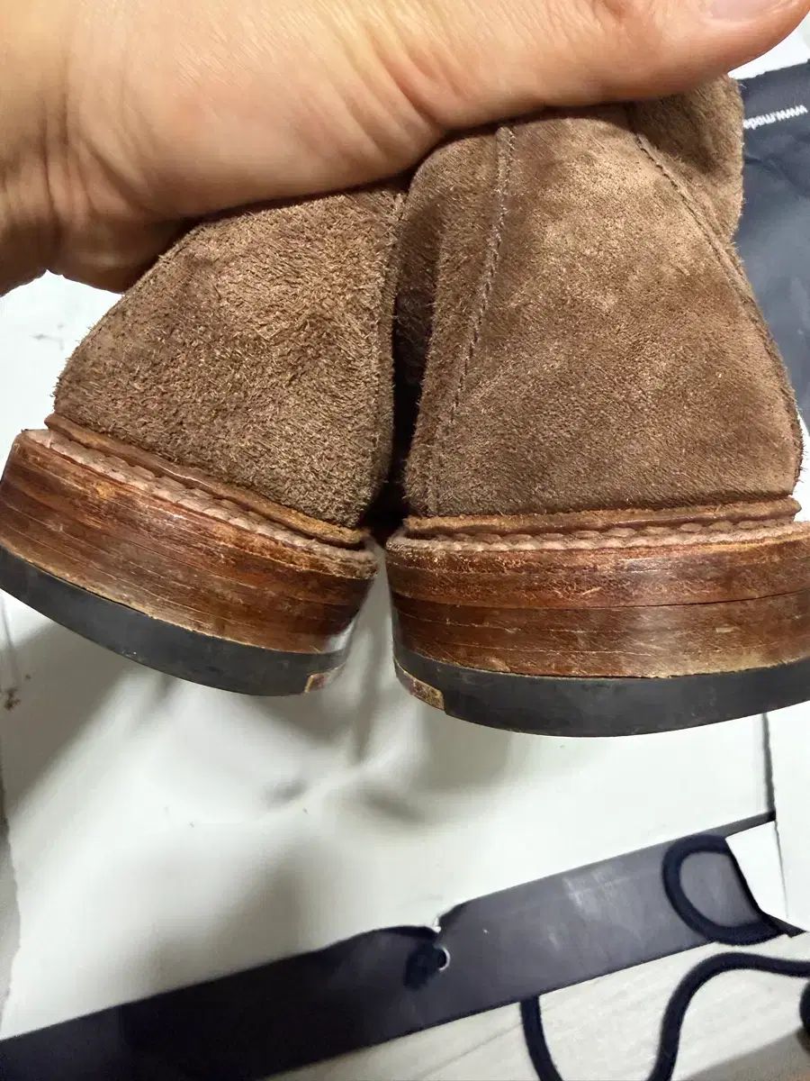 e チャッカブーツ