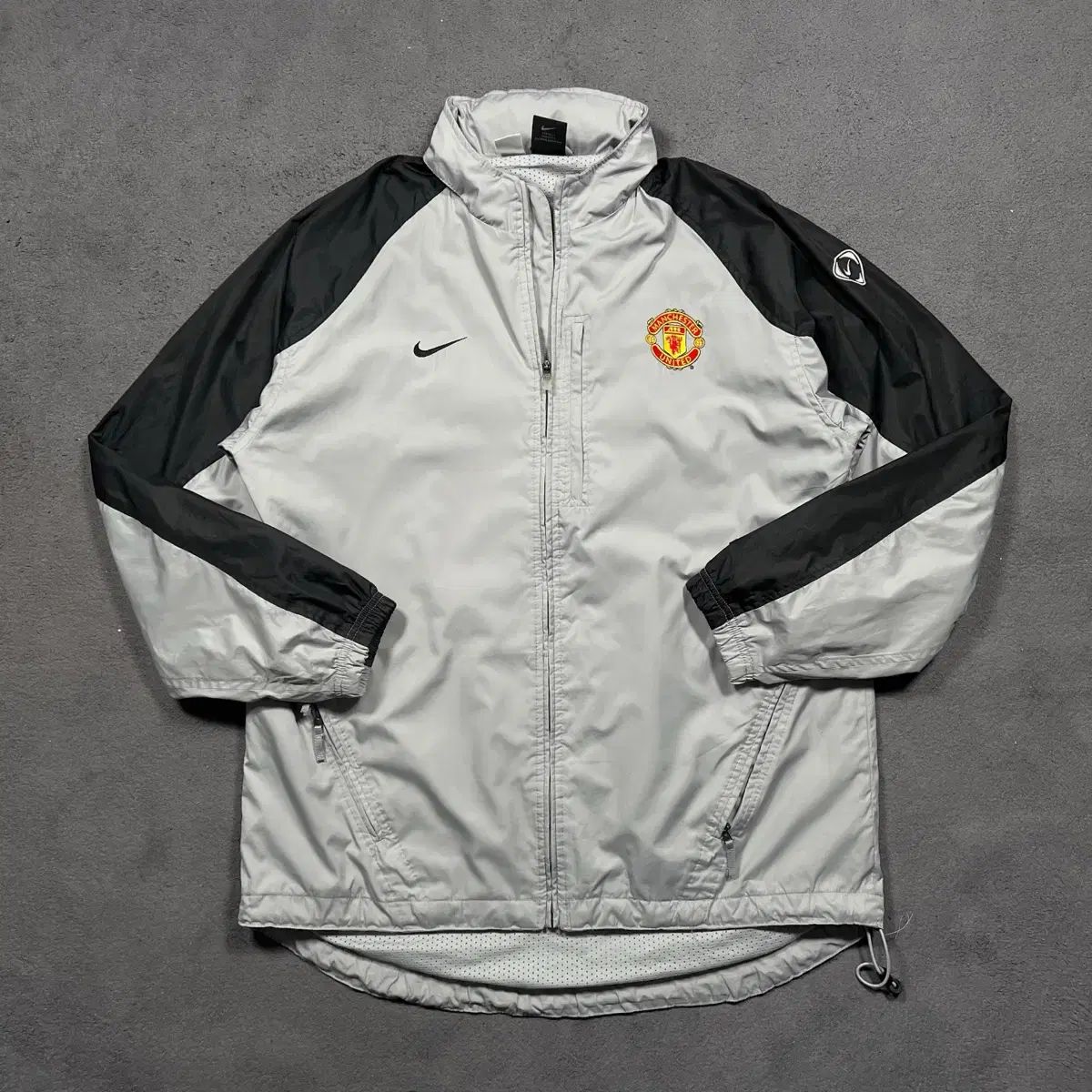 ナイキ 02-04シーズン マンチェスター ユナイテッド Vodafone ウインドブレーカー