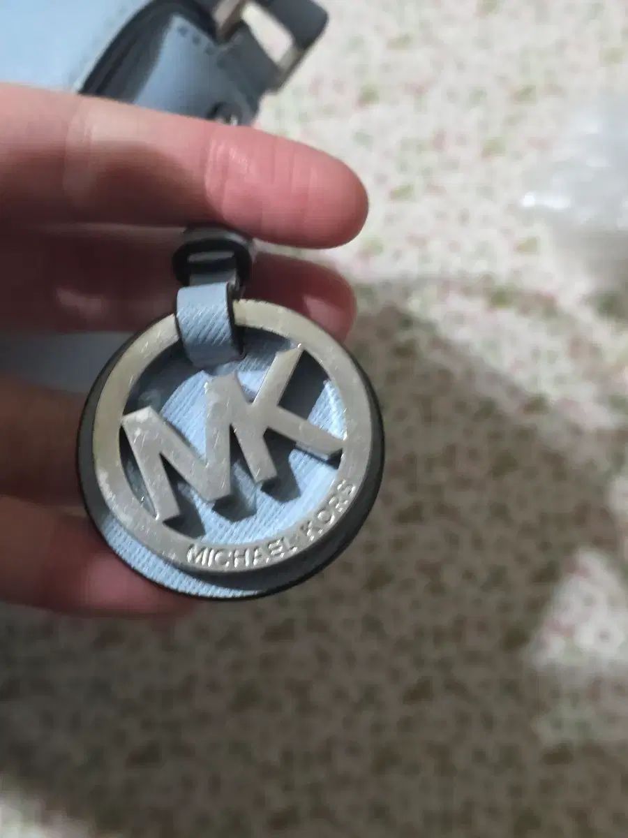 マイケルコース バッグ MK ロゴ チャーム 装飾 スカイブルー