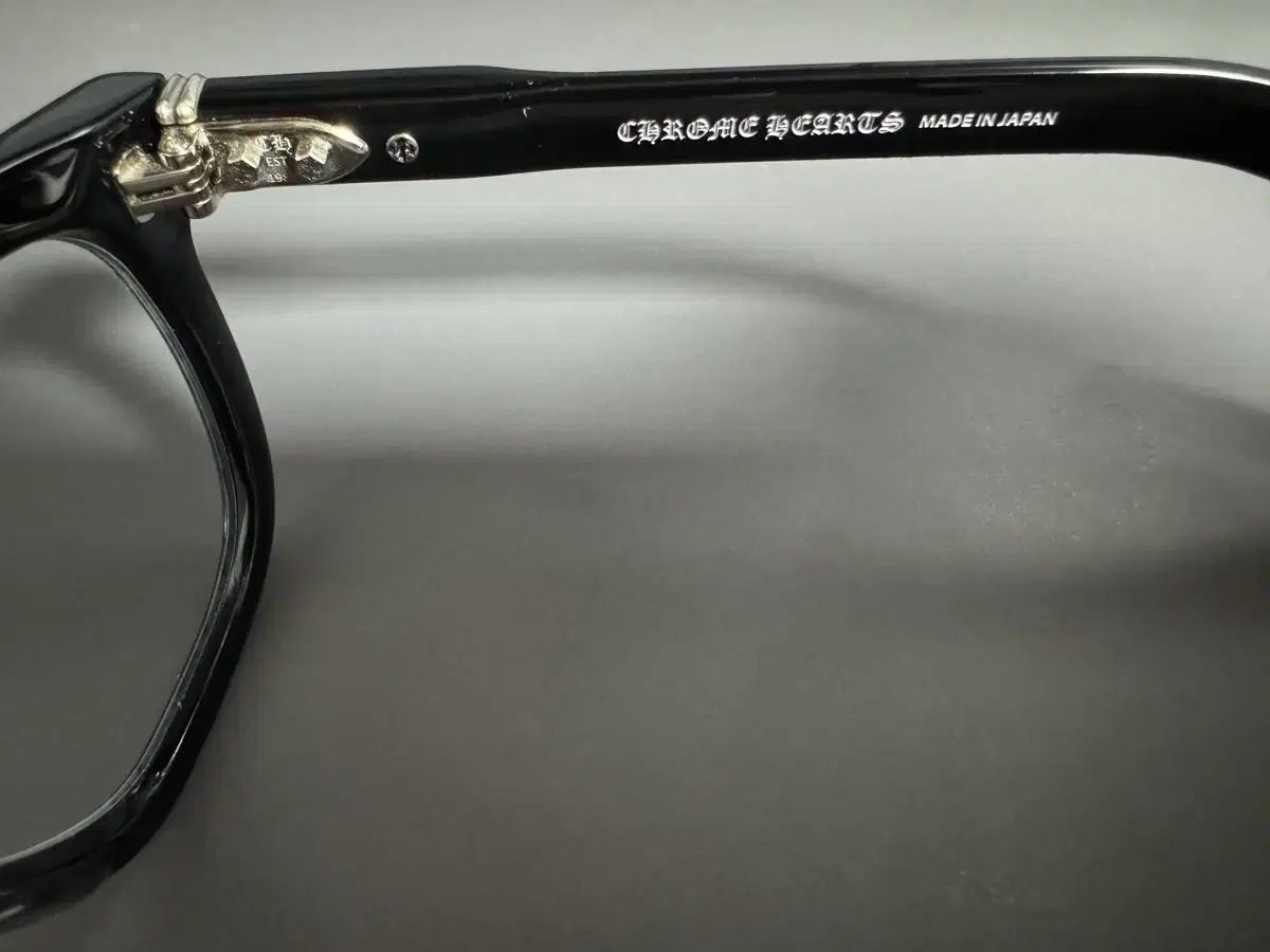 CHROME HAEATS クロムハーツ スモーク ショー ブラック|シルバー