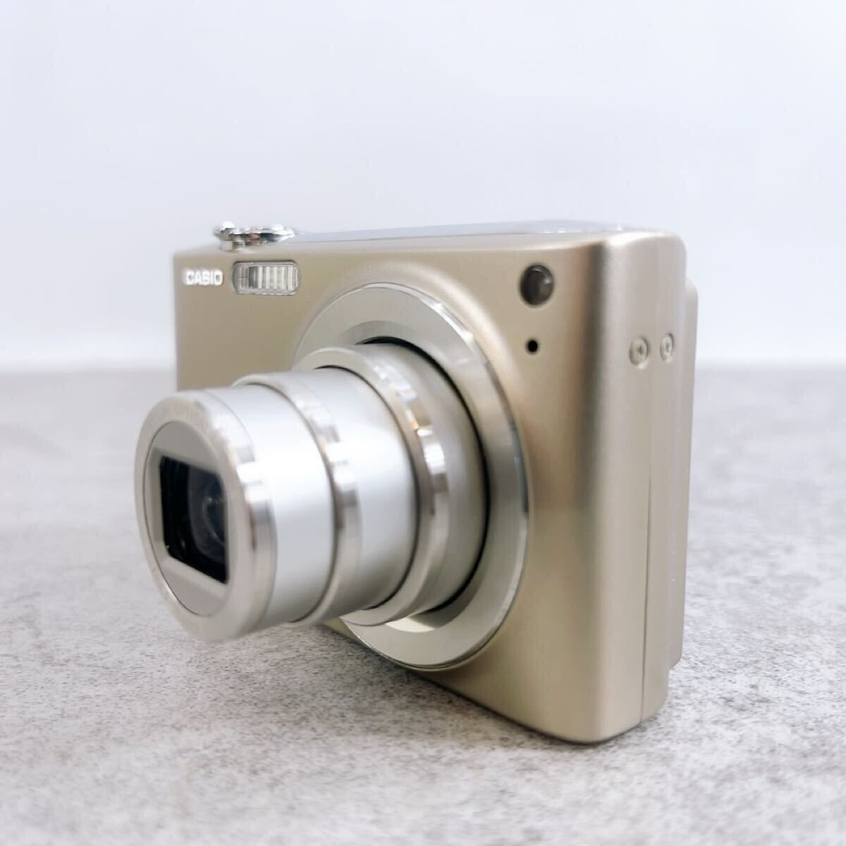 デジカメ H-441 CASIO EXILIM EX-Z200 ゴールド 動作品 コンパクトデジタル