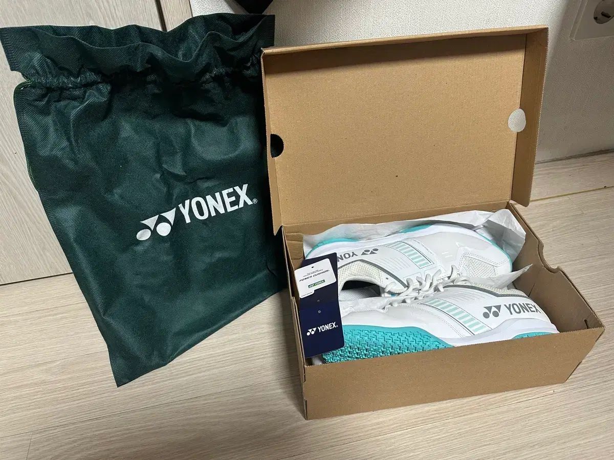 YONEX ヨネックス バドミントンシューズ 275