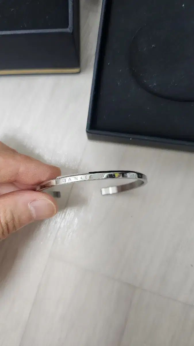 ブレスレット カフ