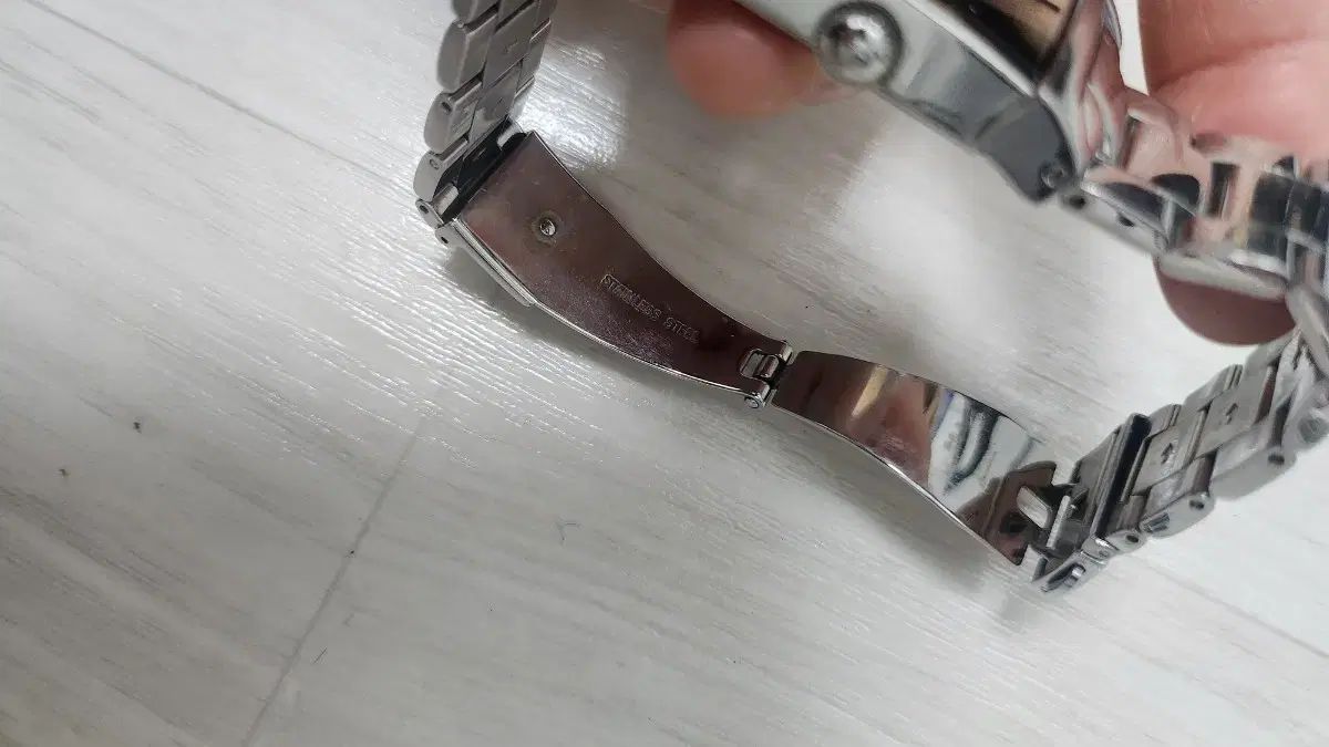  アルマーニ レディース シルバー メタル 時計 金属ベルト 時計