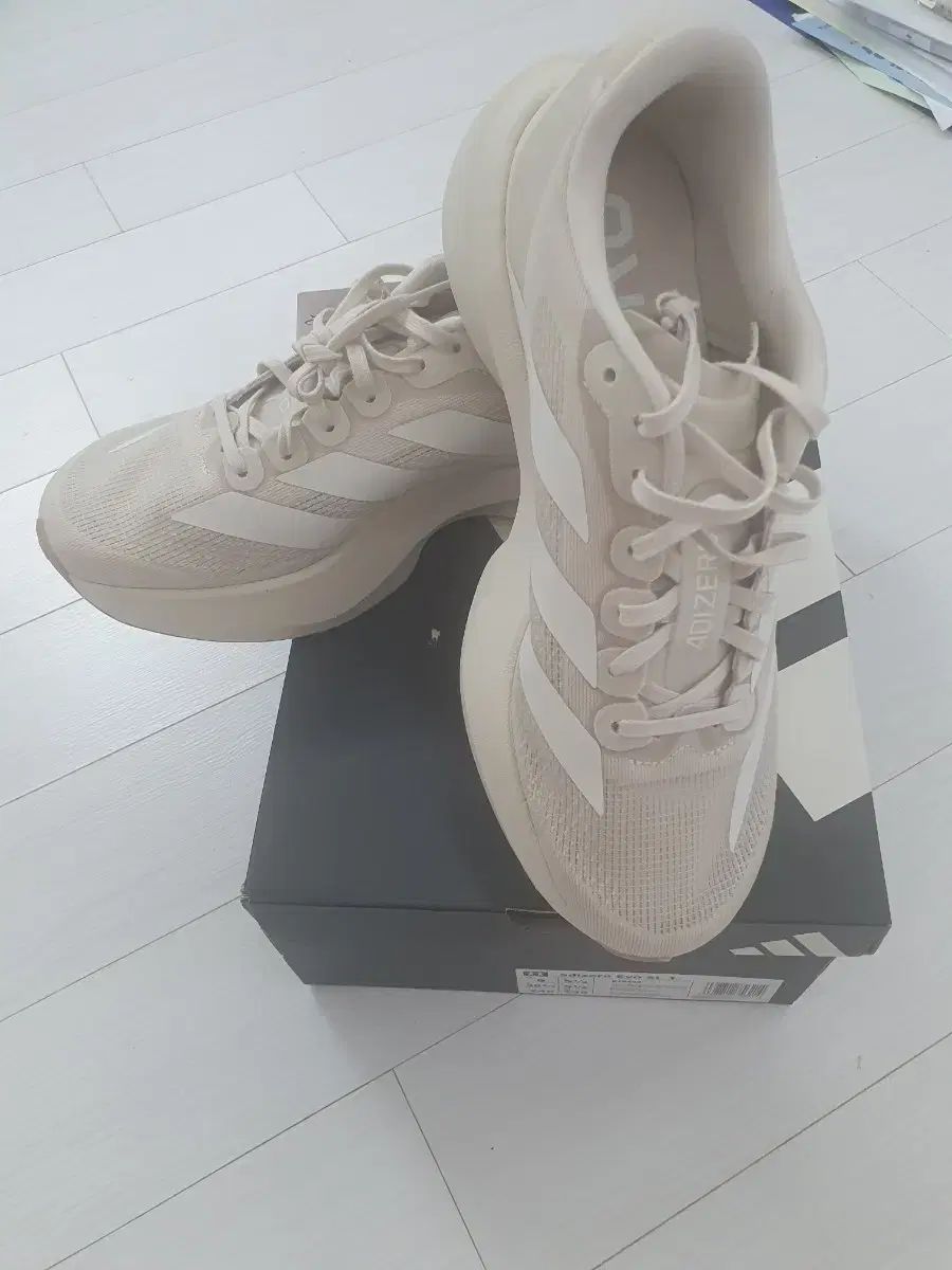 新商品 アディダス アディゼロ evo sl 245 mm ランニングシューズ