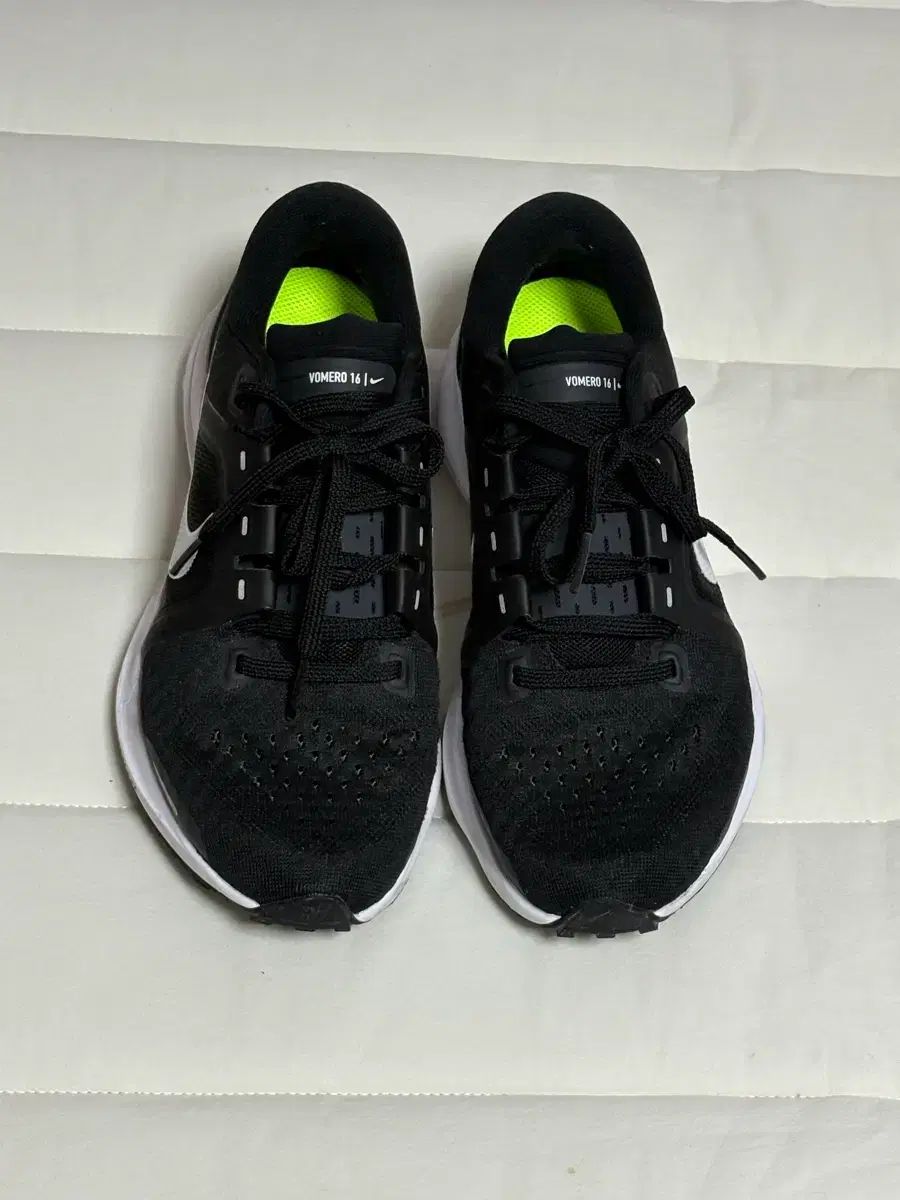 ナイキ ランニングシューズ 230