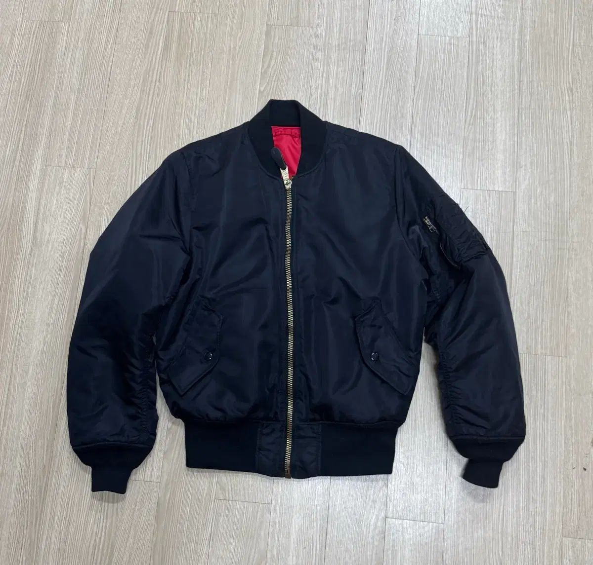 アルファ インダストリーズ リバーシブル ブルゾン